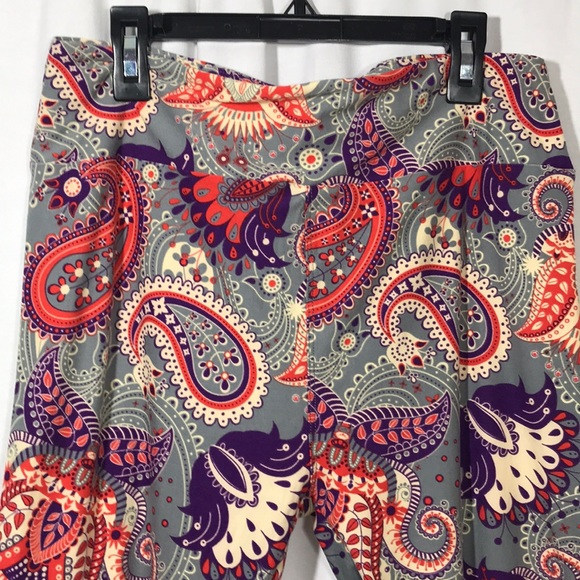 LuLaRoe Pants - LuLaRoe Tall and Curvy Leggings Paisley